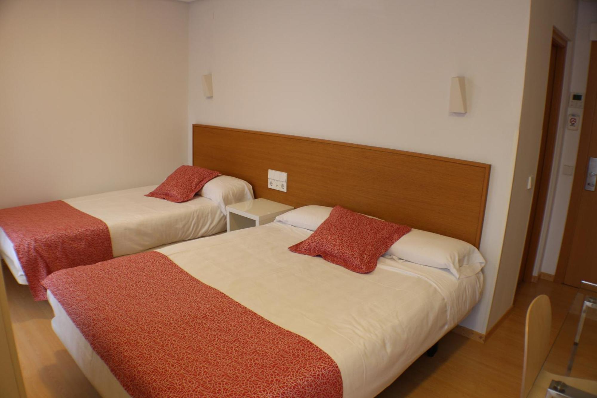 Hotel Picos De Europa Santander Extérieur photo